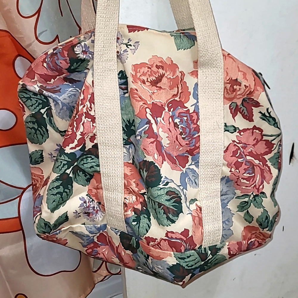 Vintage Floral duffle bag zip up shoulder straps multicolored lightweight B25